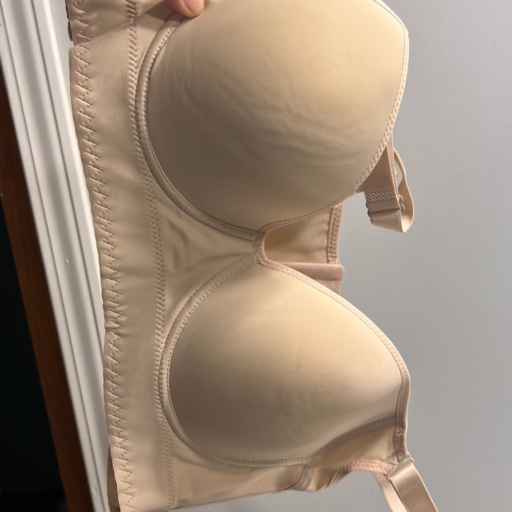 Alice T-shirt/Sports bra NEVER WORN
